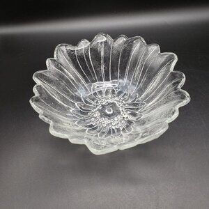 Indiana Glass Lily Pons 7" Bowl Clear Scalloped Pressed Glass Vintage Elegant